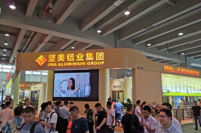 实力圈粉！pg电子游戏系统门窗亮相昭通建博会